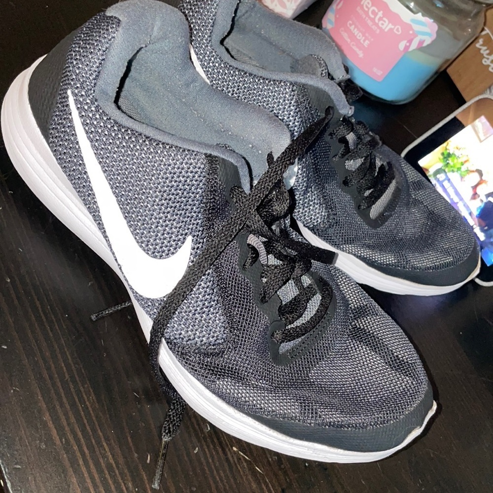 Nike Resolution 3 running‎ shoes
